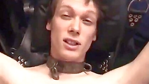 Hawt sweetheart gives a sexy strip dance