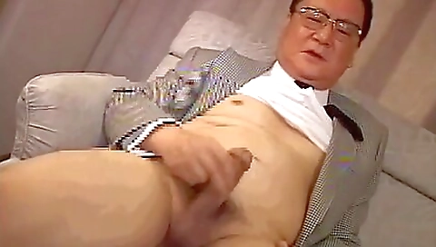 Sexy chick with big tits fucks like a dildo