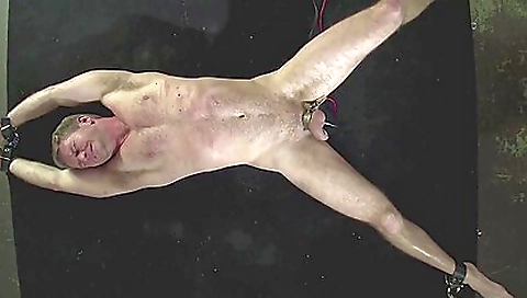 Spanish girl's pussy gets a mouthful