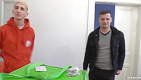 Irosyty strangen i'l hina and get to suck a cock