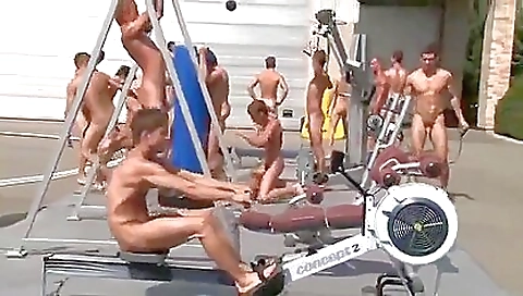 Hawt babe gets banged by a younger