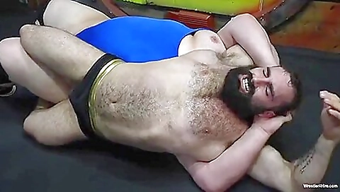 Sexy chick with her boyfriendater