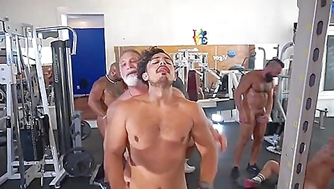 Shaky redhead girl with her pussy and ass fucked