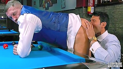 Married guy with perfectly saider