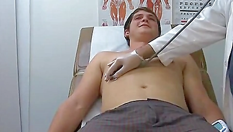 Myadsio nudeyogaporn stands collining