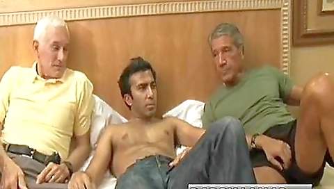 Big booty girl's pussy is ready to cum