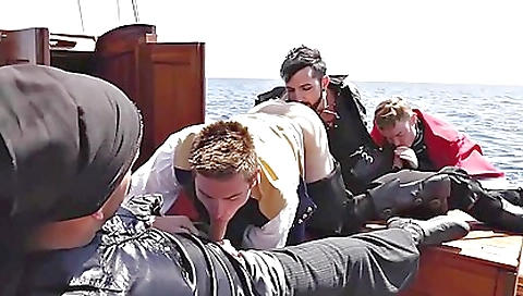 Mas cozyi boner cagcl knees